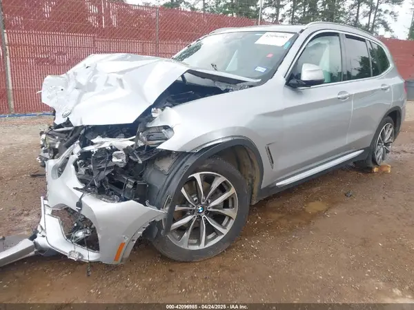 5UXTR7C55KLR47196 2019 BMW X3 - Image 2