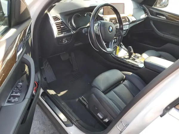 5UXTR7C55KLR51121 2019 BMW X3 - Image 8