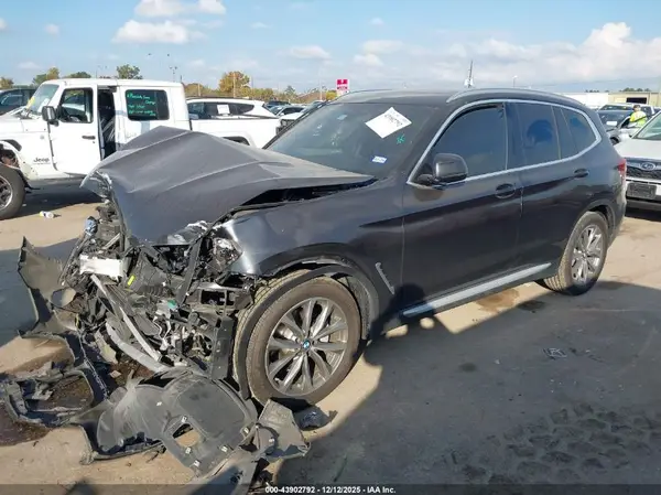 5UXTR7C55KLR51667 2019 BMW X3 - Image 2