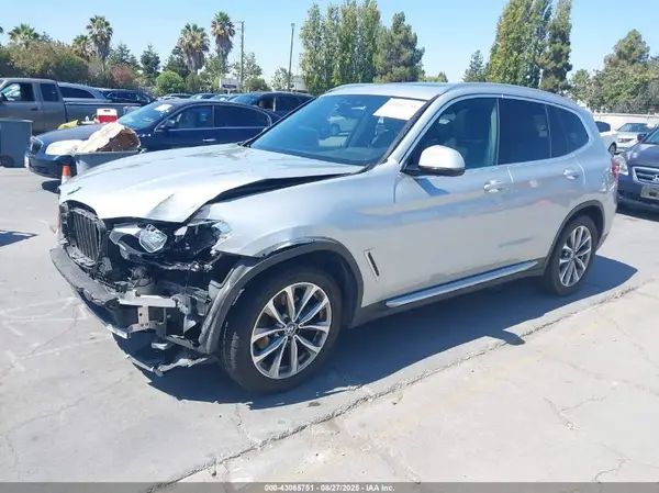 5UXTR7C55KLR51734 2019 BMW X3 - Image 2