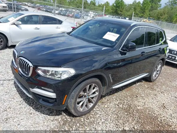 5UXTR7C55KLR51801 2019 BMW X3 - Image 2