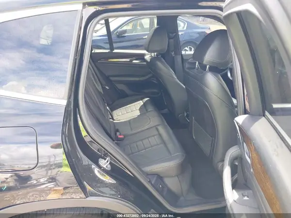 5UXTR7C55KLR51801 2019 BMW X3 - Image 8