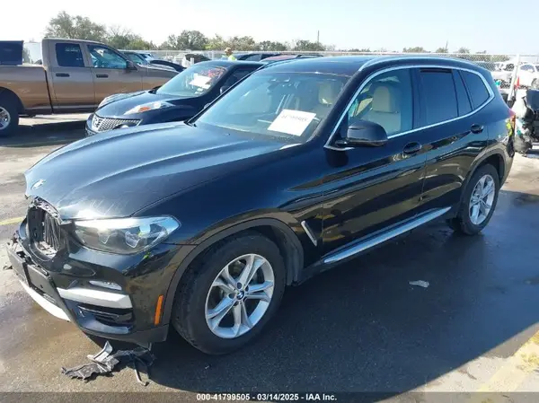 5UXTR7C55KLR52298 2019 BMW X3 - Image 2