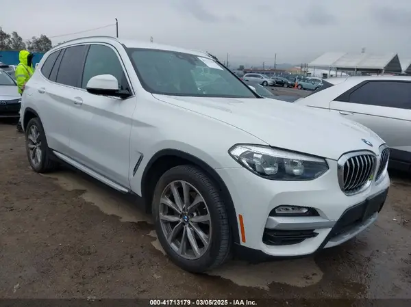 5UXTR7C55KLR52589 2019 BMW X3 - Image 1