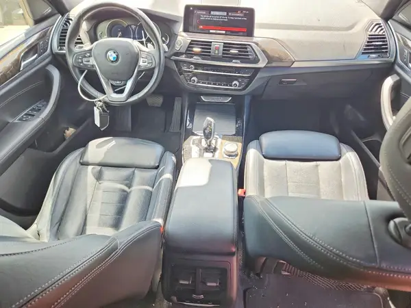 5UXTR7C55KLR52902 2019 BMW X3 - Image 8