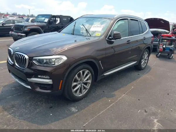 5UXTR7C56KLA48317 2019 BMW X3 - Image 2
