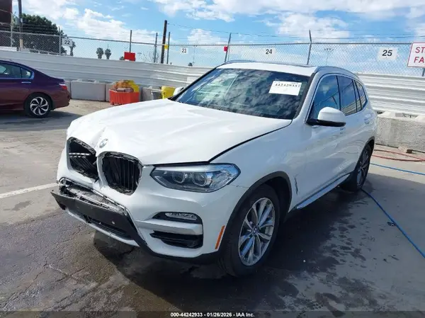5UXTR7C56KLE94726 2019 BMW X3 - Image 2