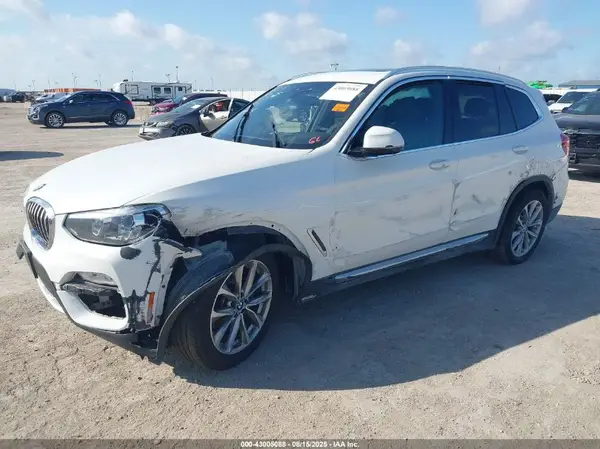 5UXTR7C56KLE98369 2019 BMW X3 - Image 2