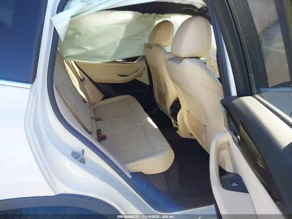 5UXTR7C56KLF25795 2019 BMW X3 - Image 8