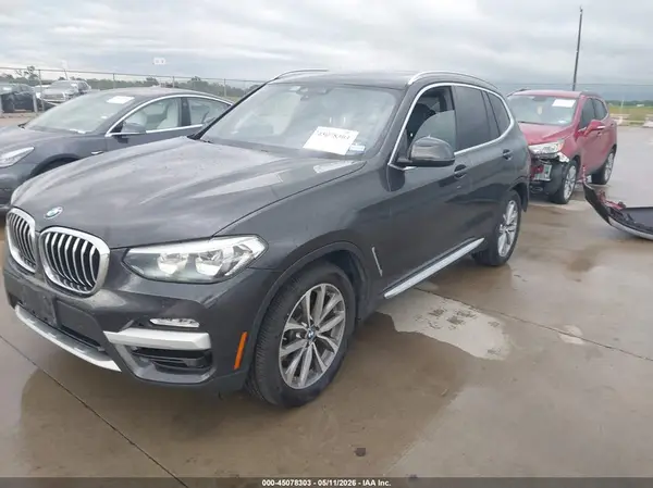 5UXTR7C56KLF26106 2019 BMW X3 - Image 2