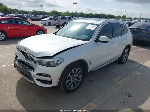 5UXTR7C56KLR38667 2019 BMW X3 - Image 2