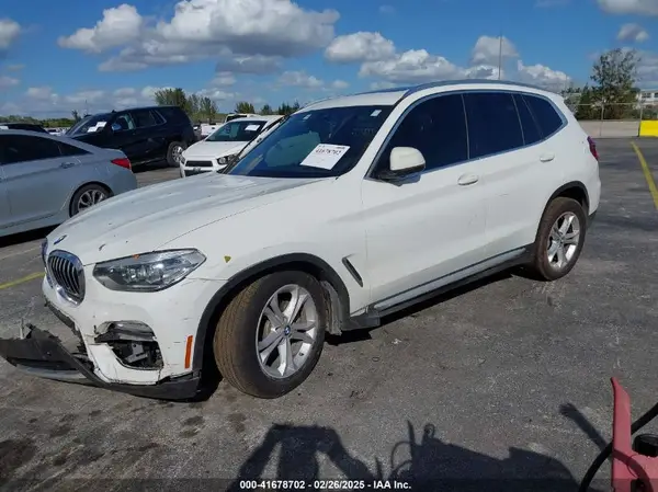 5UXTR7C56KLR43898 2019 BMW X3 - Image 2