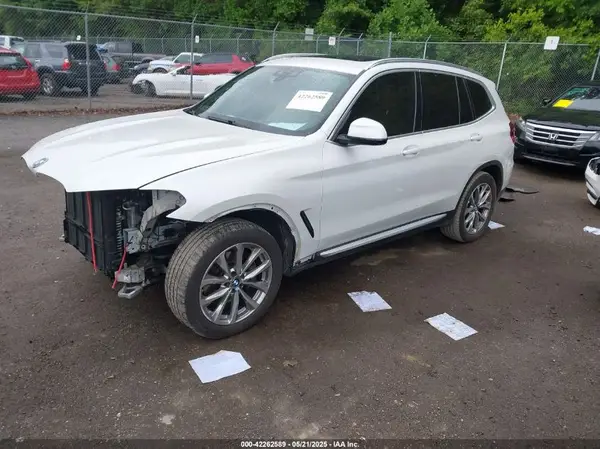 5UXTR7C56KLR47112 2019 BMW X3 - Image 2