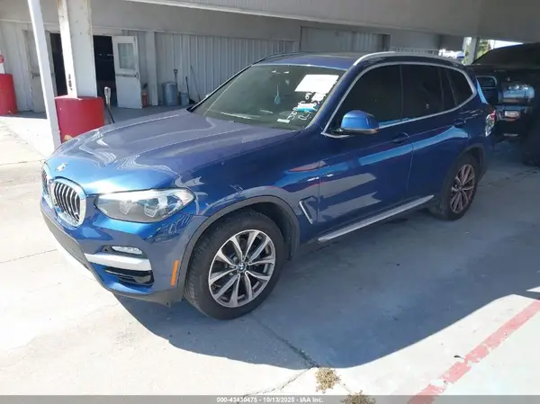 5UXTR7C56KLR49670 2019 BMW X3 - Image 2