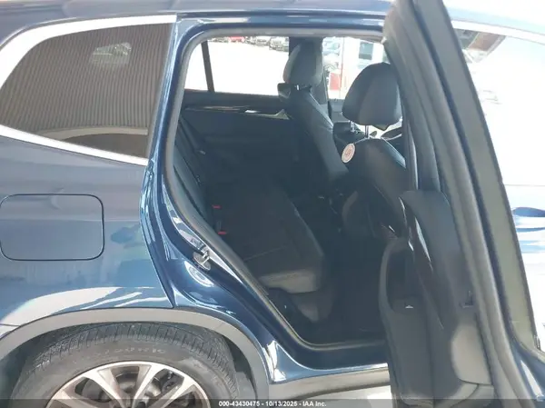 5UXTR7C56KLR49670 2019 BMW X3 - Image 8