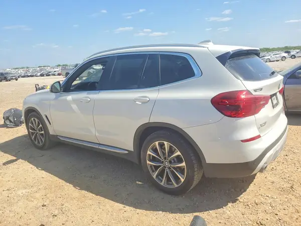5UXTR7C56KLR50365 2019 BMW X3 - Image 2