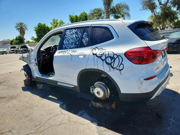 5UXTR7C56KLR50916 2019 BMW X3 - Image 2