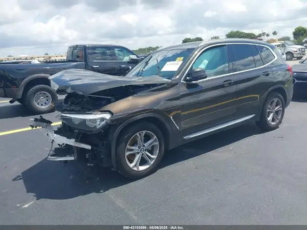 5UXTR7C56KLR51693 2019 BMW X3 - Image 2
