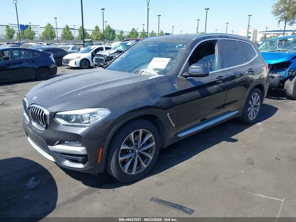 5UXTR7C57KLF24090 2019 BMW X3 - Image 2