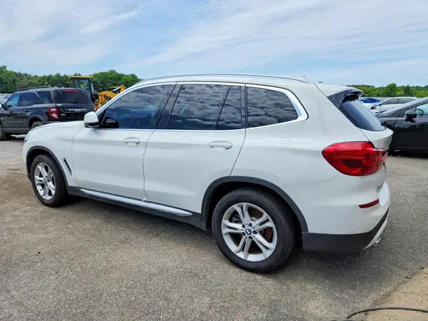 5UXTR7C57KLF27359 2019 BMW X3 - Image 2