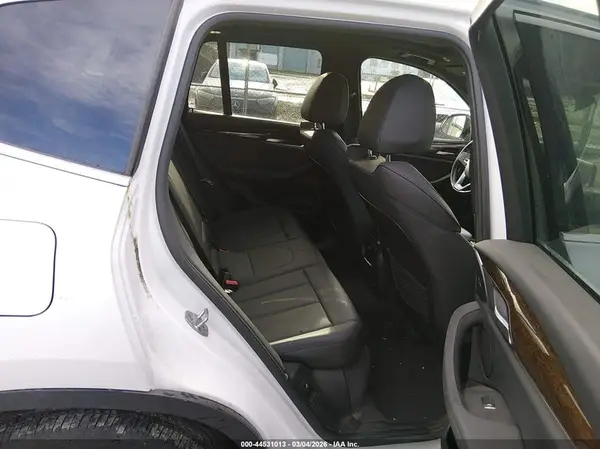 5UXTR7C57KLF31170 2019 BMW X3 - Image 8