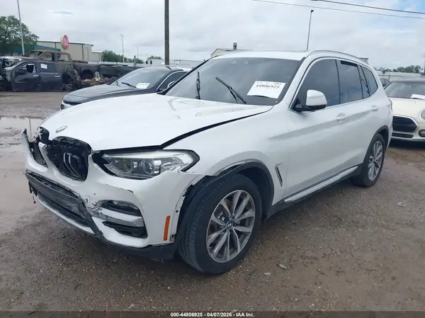 5UXTR7C57KLF33758 2019 BMW X3 - Image 2