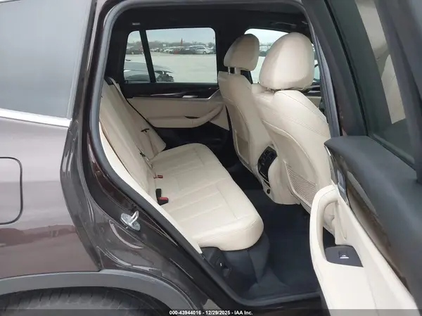 5UXTR7C57KLF35137 2019 BMW X3 - Image 8
