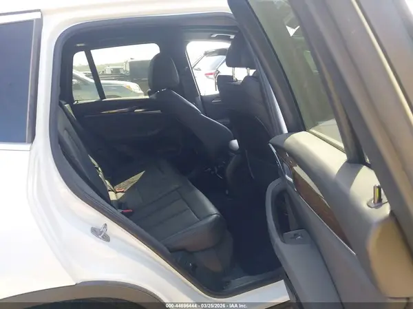 5UXTR7C57KLF37258 2019 BMW X3 - Image 8