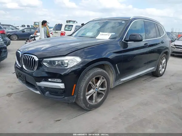 5UXTR7C57KLR39925 2019 BMW X3 - Image 2
