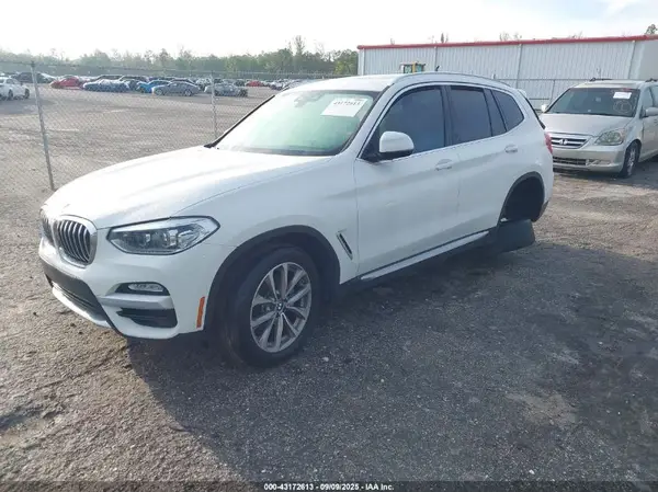5UXTR7C57KLR45546 2019 BMW X3 - Image 2