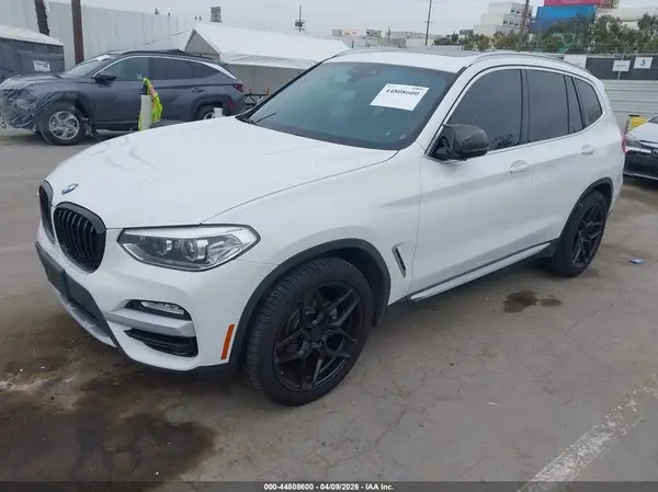 5UXTR7C57KLR46132 2019 BMW X3 - Image 2