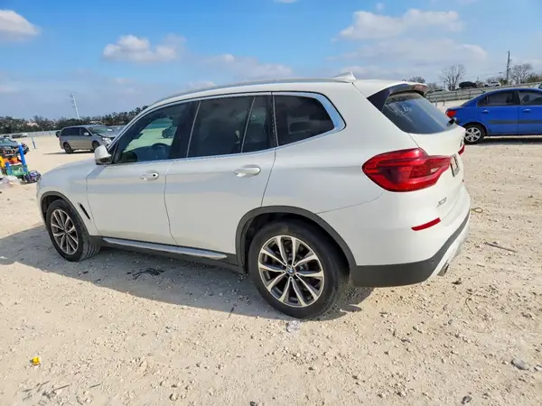 5UXTR7C58KLE93996 2019 BMW X3 - Image 2
