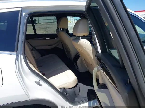 5UXTR7C58KLE96106 2019 BMW X3 - Image 8