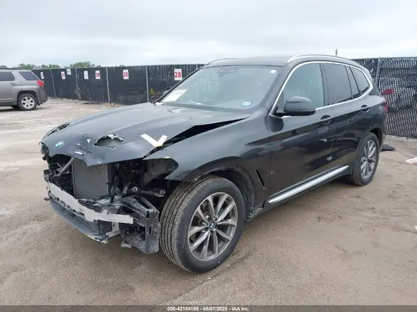 5UXTR7C58KLE96414 2019 BMW X3 - Image 2