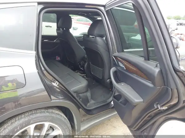 5UXTR7C58KLE96414 2019 BMW X3 - Image 8