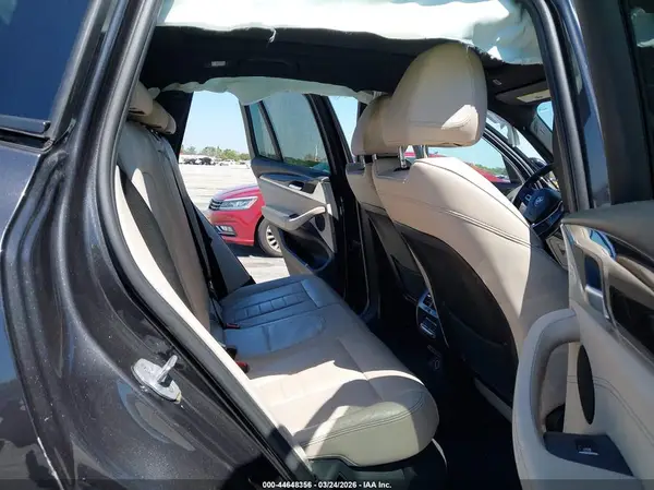 5UXTR7C58KLE97188 2019 BMW X3 - Image 8