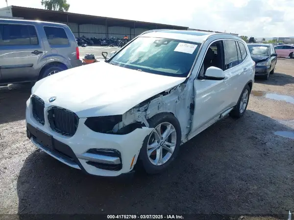 5UXTR7C58KLF24566 2019 BMW X3 - Image 2