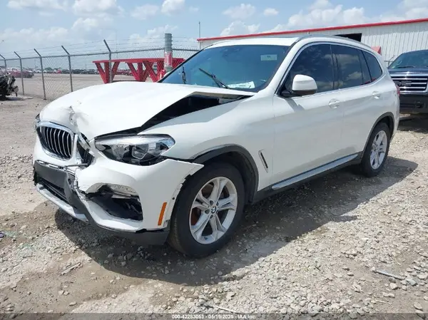 5UXTR7C58KLF28178 2019 BMW X3 - Image 2