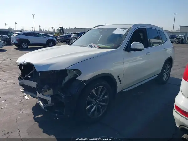 5UXTR7C58KLF28388 2019 BMW X3 - Image 2