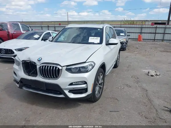 5UXTR7C58KLF28746 2019 BMW X3 - Image 2