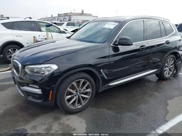 5UXTR7C58KLF31162 2019 BMW X3 - Image 2