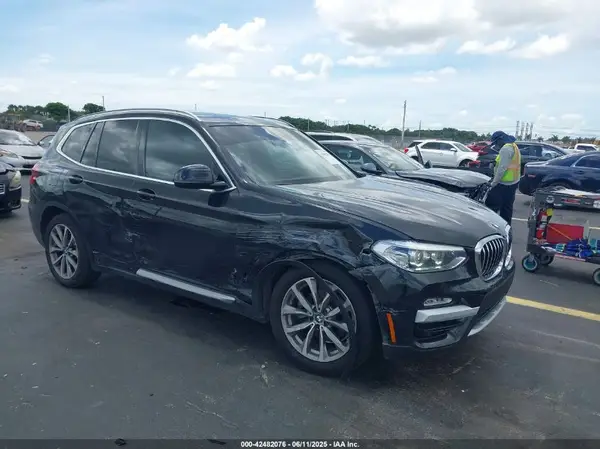 5UXTR7C58KLF32733 2019 BMW X3 - Image 1