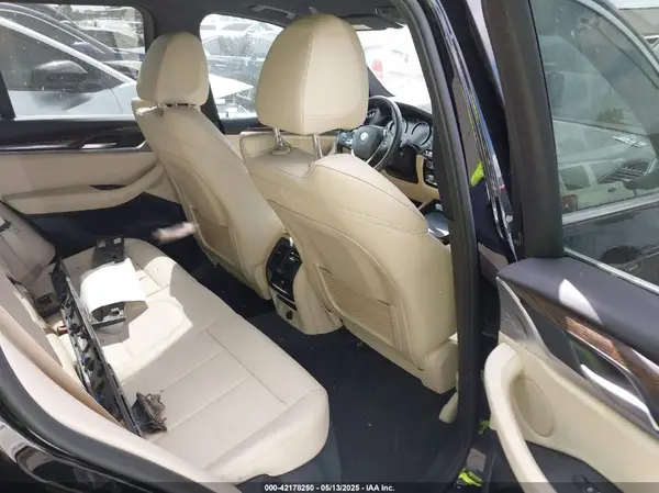 5UXTR7C58KLF36488 2019 BMW X3 - Image 8