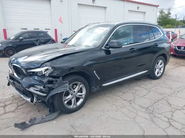 5UXTR7C58KLR39495 2019 BMW X3 - Image 2