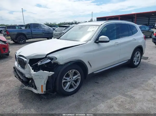 5UXTR7C58KLR43840 2019 BMW X3 - Image 2