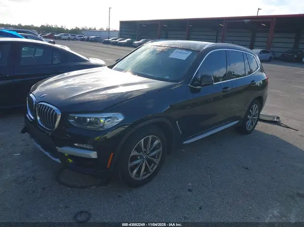 5UXTR7C58KLR45006 2019 BMW X3 - Image 2