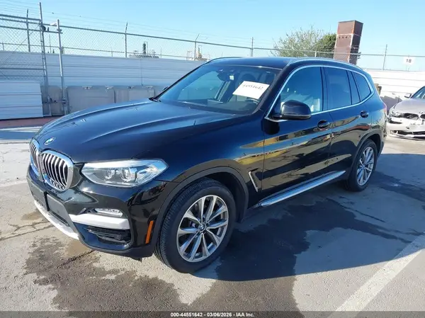 5UXTR7C58KLR45880 2019 BMW X3 - Image 2