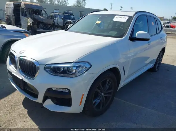 5UXTR7C58KLR46723 2019 BMW X3 - Image 2