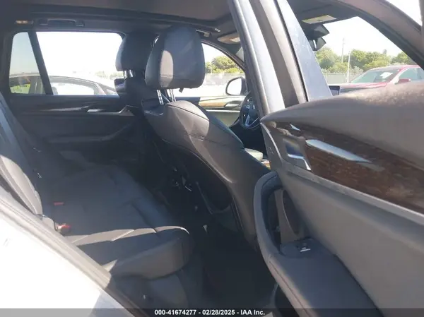 5UXTR7C59KLA48439 2019 BMW X3 - Image 8