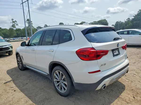 5UXTR7C59KLE93697 2019 BMW X3 - Image 2